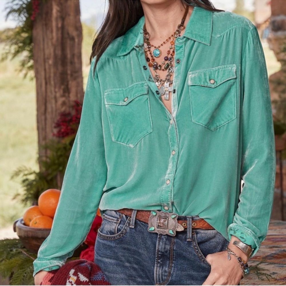 SUNDANCE Odina Crushed Velvet Snap Front Western
Style Top Size Large